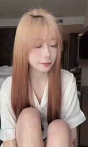 2293610